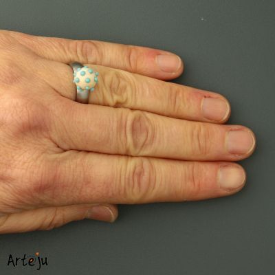 Minitop round in ivory with Dots in turquoise