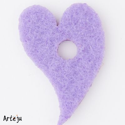 Felt disc "Big curved heart" in lavender