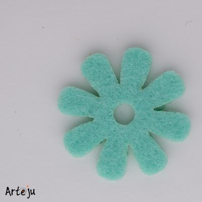 Felt blossom "Anemone" in pastel turquoise