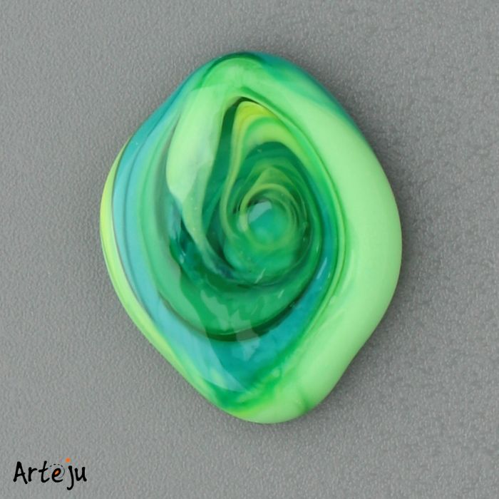 Glas-Cabochon in Grün in Aquarelltechnik