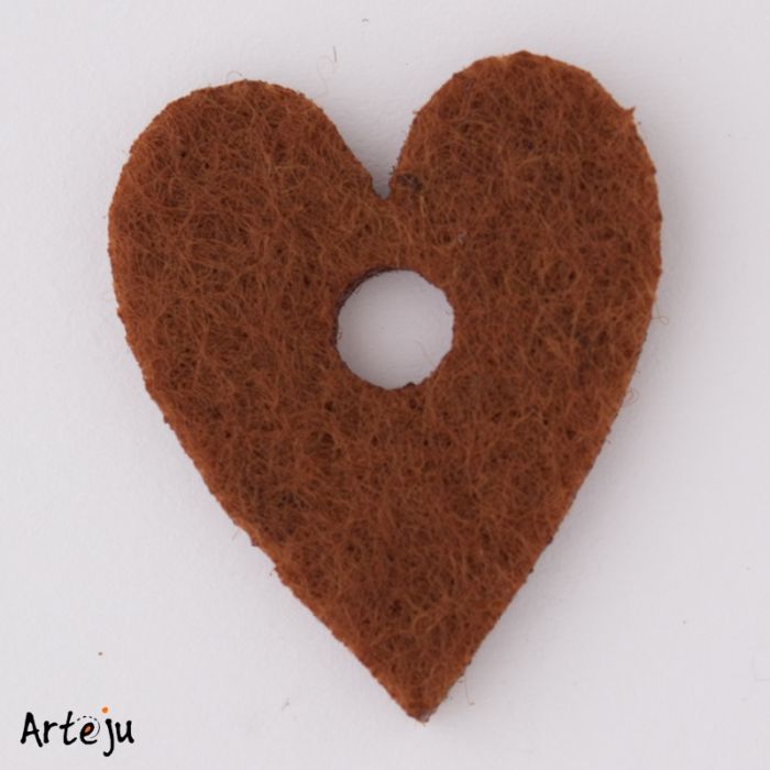 Felt disc "Straight heart" in brown