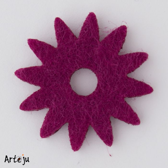 Felt blossom "Aster" in hydrangea