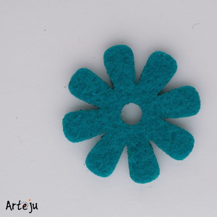 Felt blossom "Anemone" in lago blue